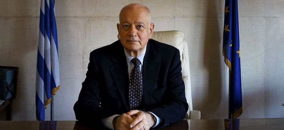 وزير الاقتصاد اليوناني يستقيل بعد فضيحة إساءة استغلال الدعم