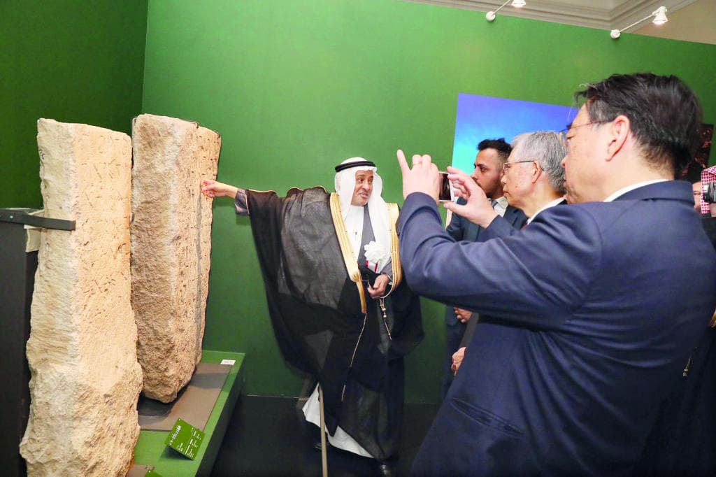 «روائع آثار المملكة» في اليابان يجذب الباحثين عن حضارة السعودية وثقافتها