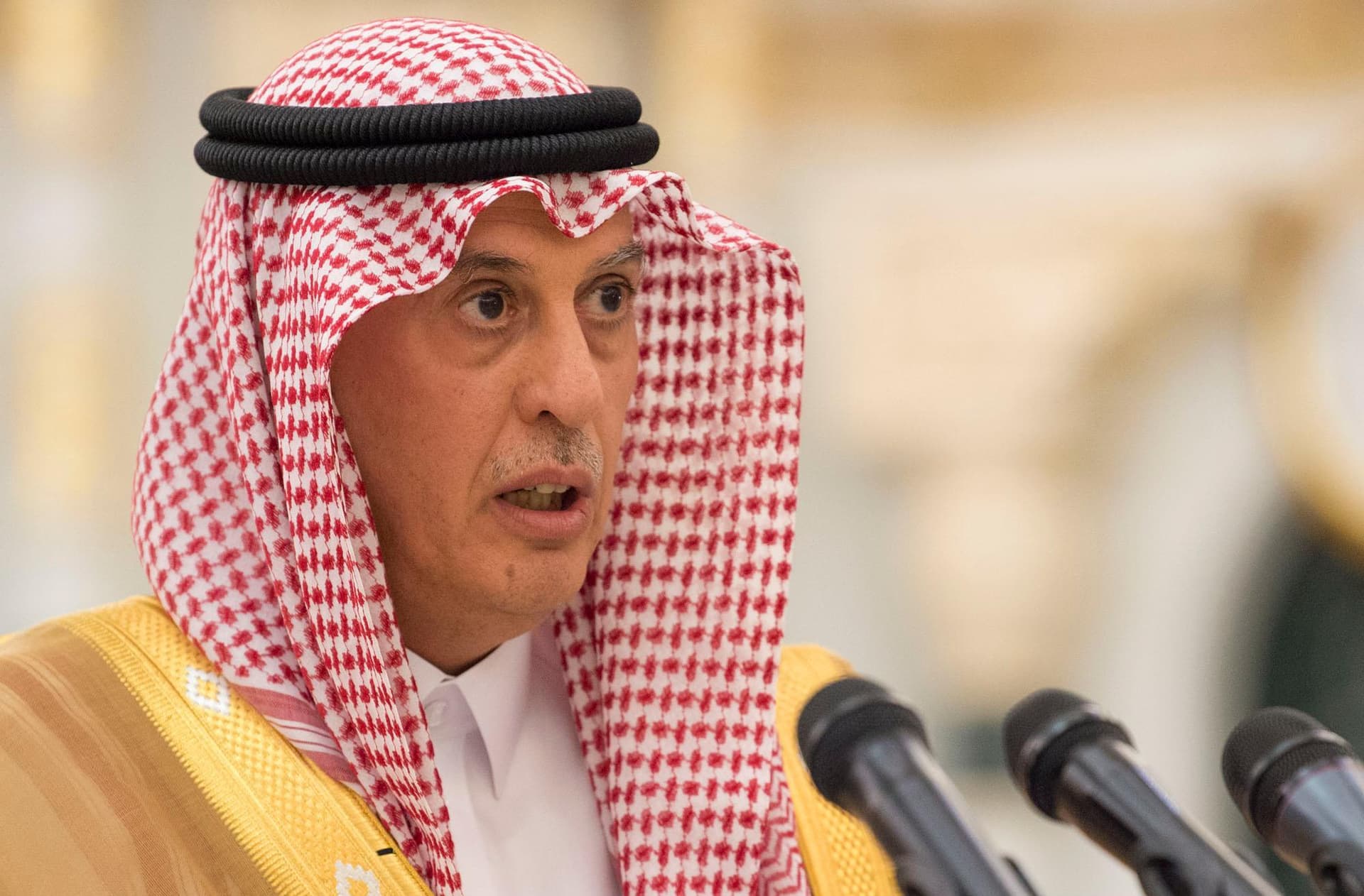 الدكتور السعدون يؤدي القسم أمام خادم الحرمين الشريفين الملك سلمان 