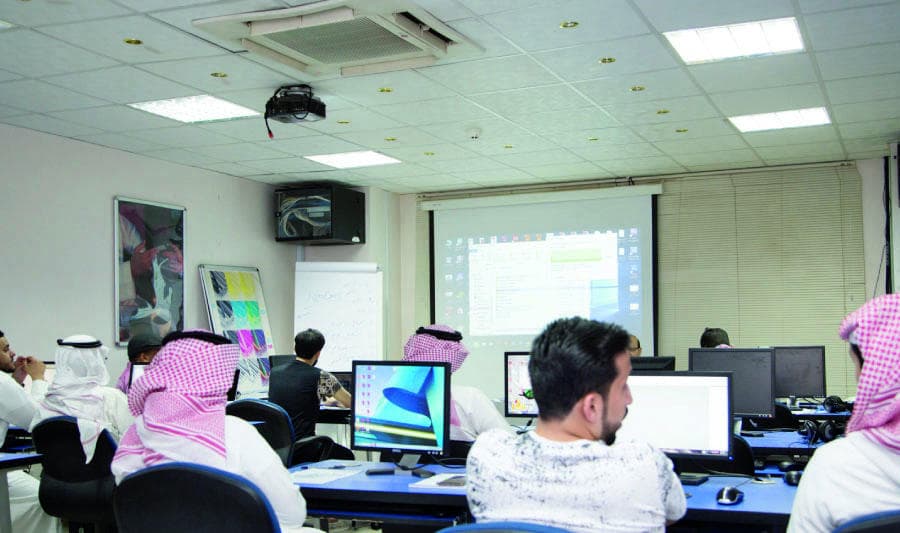 12 دورة متخصصة في مجالات الإعلام المختلفة لتأهيل الشباب السعودي