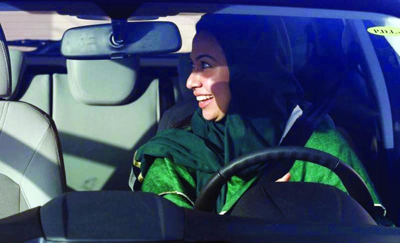 تقرير دولي: قيادة السعوديات ترفع قطاع التأمين على السيارات إلى 30 مليار ريـال في 2020