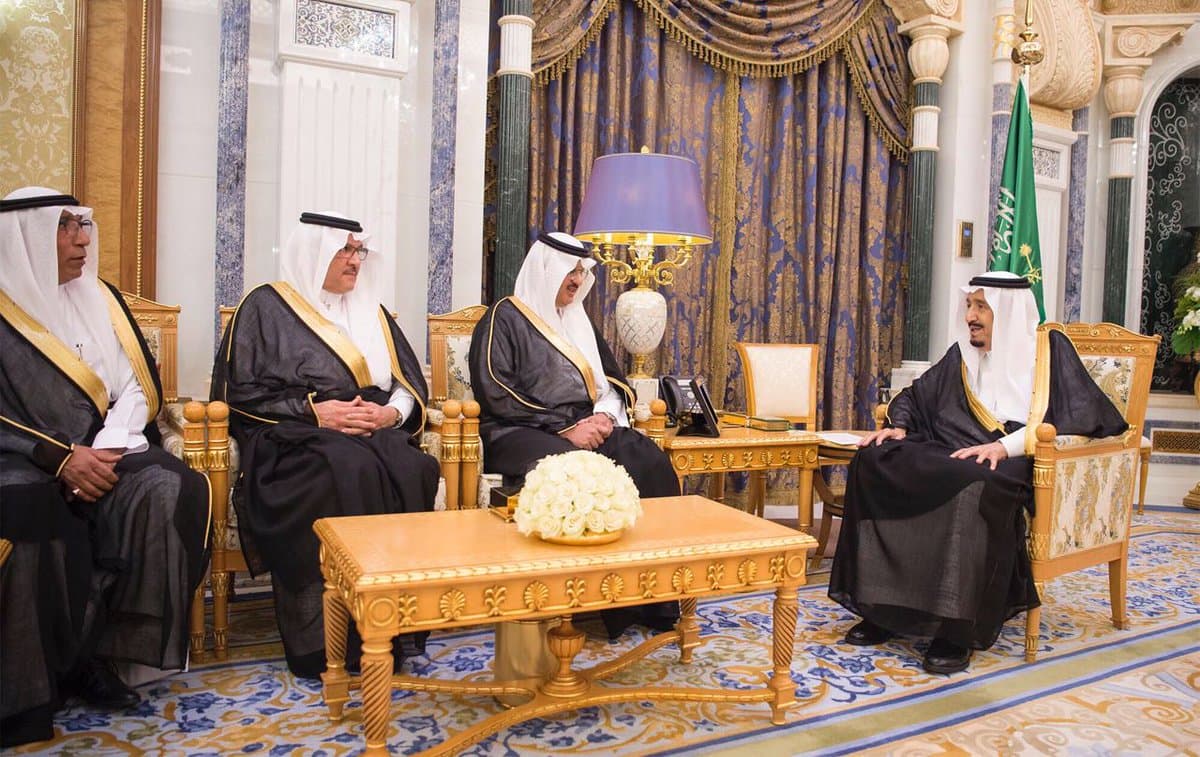 أمام خادم الحرمين الشريفين .. سفراء السعودية المعينون حديثا يتشرفون بأداء القسم 