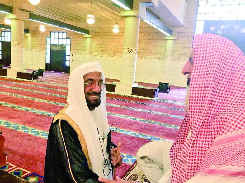 أهالي الرياض يودعون صاحب الصوت النجدي الجميل المؤذن «ابن ماجد»