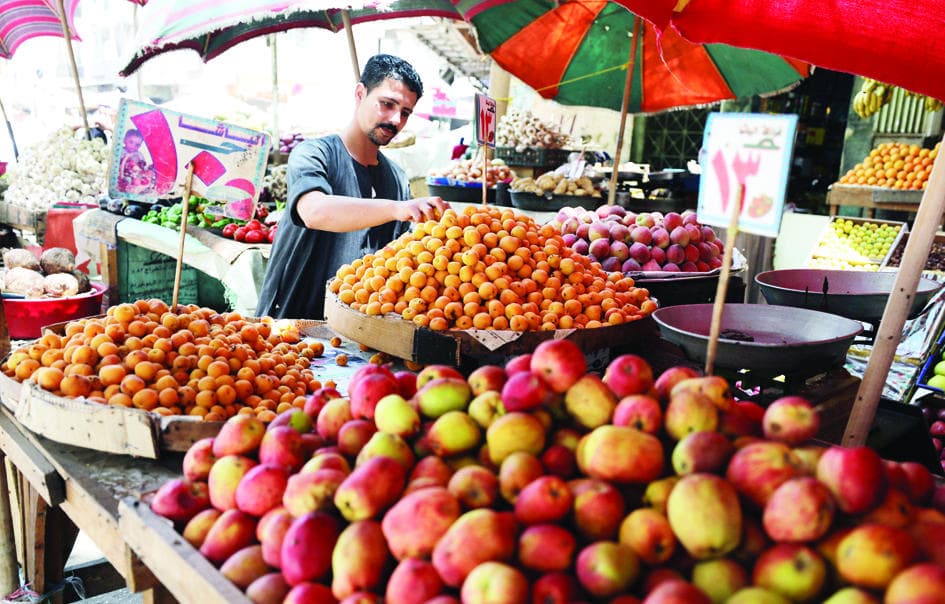 تعويم الجنيه يغير العادات الاستهلاكية والغذائية للمصريين