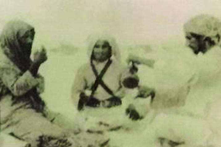 من أمريكا إلى الربع الخالي ليعيش مع بدو البدو