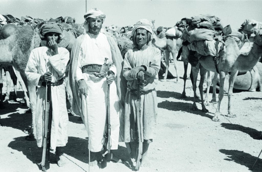 من أمريكا إلى الربع الخالي ليعيش مع بدو البدو