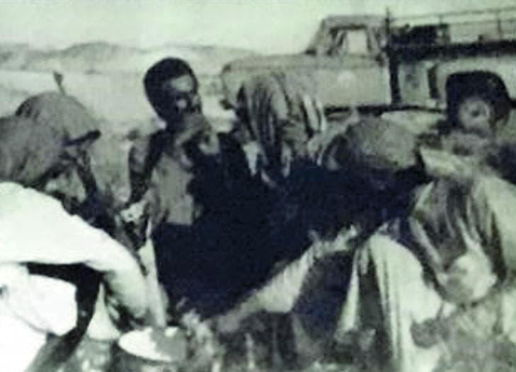 من أمريكا إلى الربع الخالي ليعيش مع بدو البدو