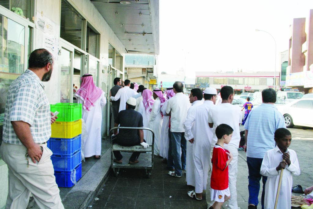 السمبوسة والمطبق .. أكلات رمضانية سحبت البساط من المطاعم السريعة