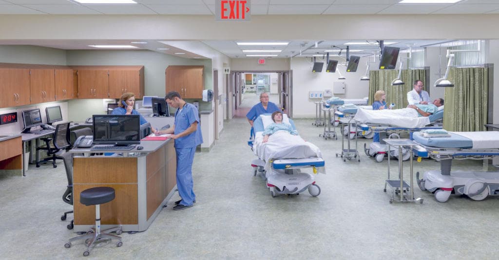 شركات التأمين الصحي في السعودية .. «المال أولا» والمريض ضحية تلاعب مالي