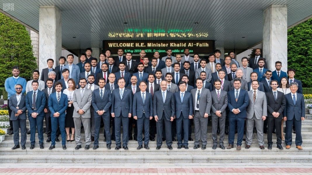  الفالح يزور مفاعل سمارت بالمعهد الكوري لأبحاث الطاقة الذرية