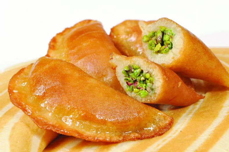 حلوى رمضان بين السيوطي ومستشرق هولندي .. أخبار ونثر وشعر