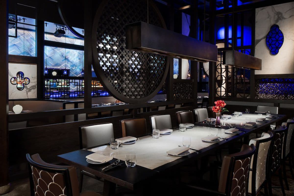 شركة مملوكة لأبوظبي تدرس بيع مجموعة "هاكاسان جروب" للمطاعم