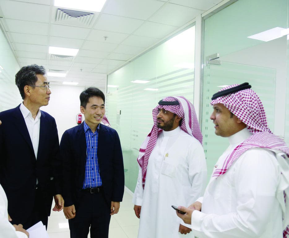 المحاكم التجارية السعودية.. قضايا تصفية بالمليارات وأخرى بقيمة 500 ريال لتصليح جوال 