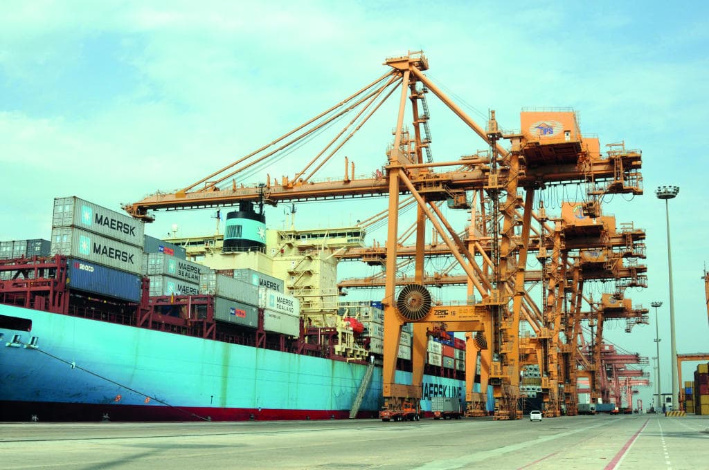 المنافذ البحرية تستحوذ على 61 % من الواردات بـ 21 مليار ريال خلال شهر