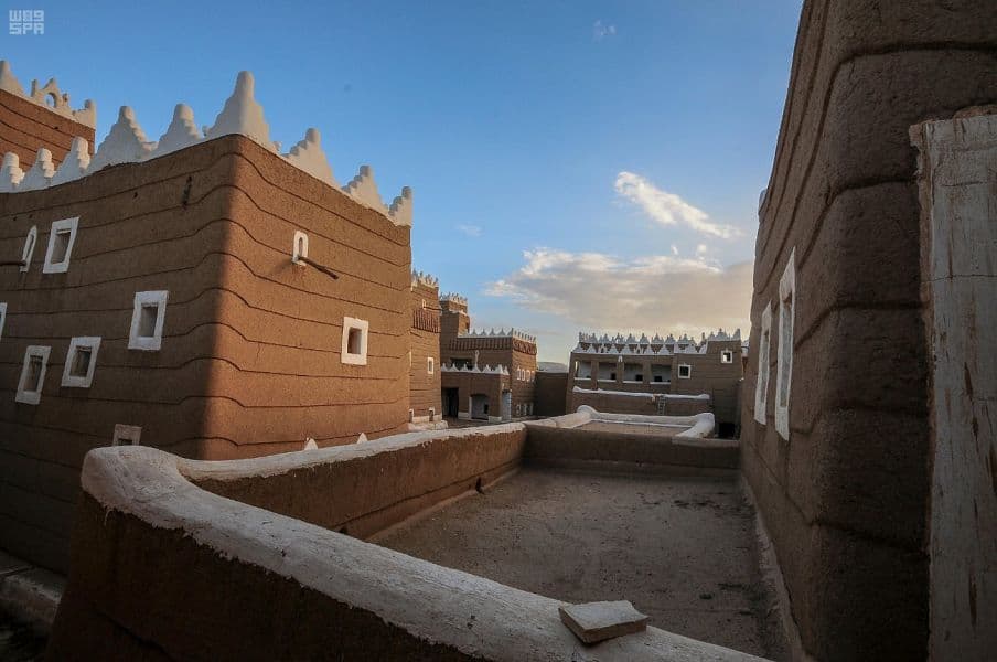 بيوت وقصور الطين في نجران.. فن العمارة التراثية وأصالة التاريخ