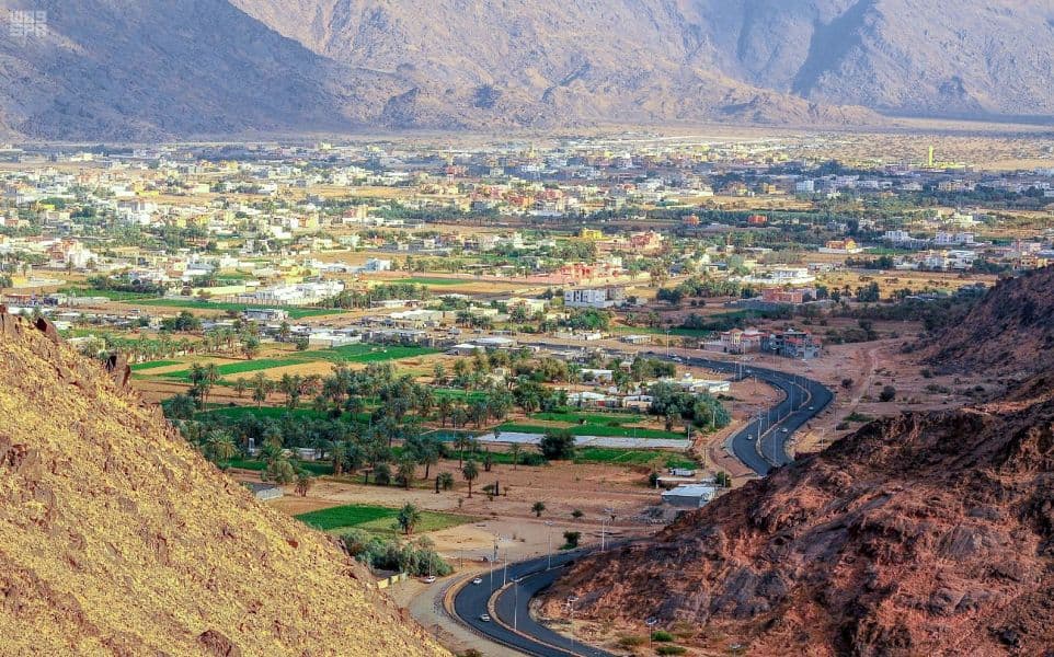 قمة "جبل رعوم" في نجران.. إطلالة على التاريخ