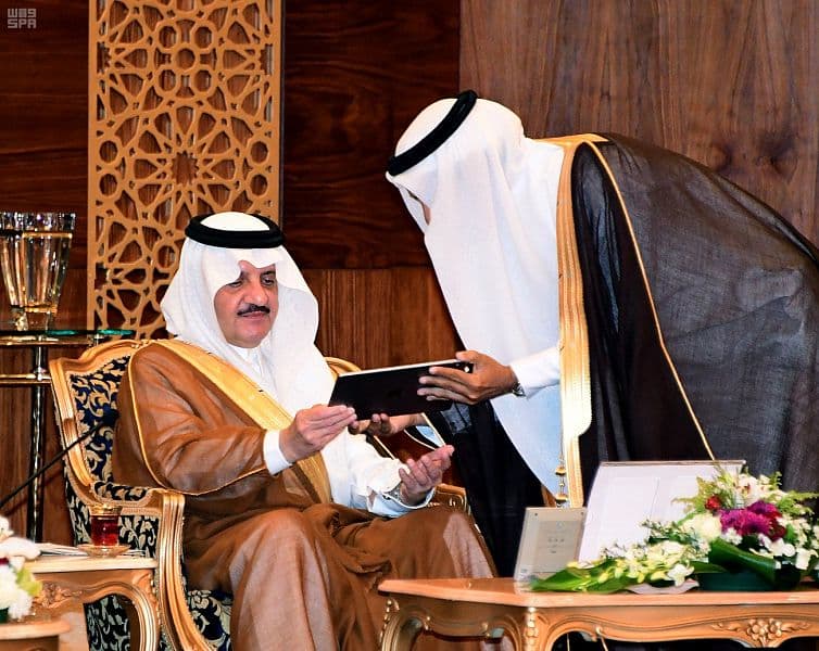 أمير الشرقية يدشن أكاديمية أكسفورد للطيران
