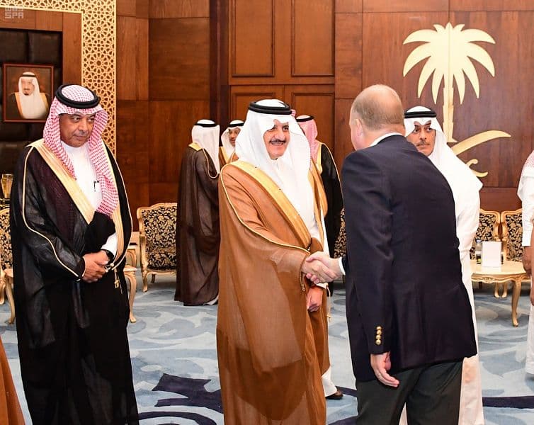 أمير الشرقية يدشن أكاديمية أكسفورد للطيران