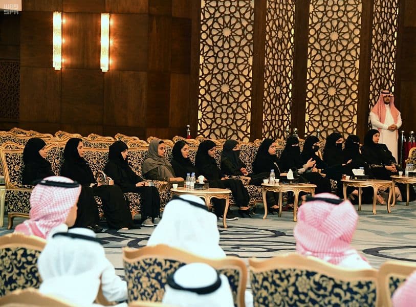 أمير الشرقية يدشن أكاديمية أكسفورد للطيران