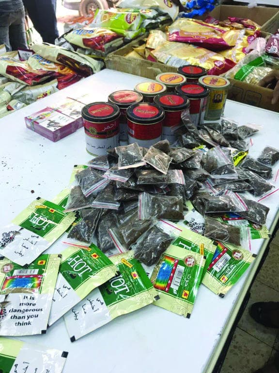«التنباك» .. تبغ خطير اتخذ من البطحاء مركزا للانتشار بين الشباب