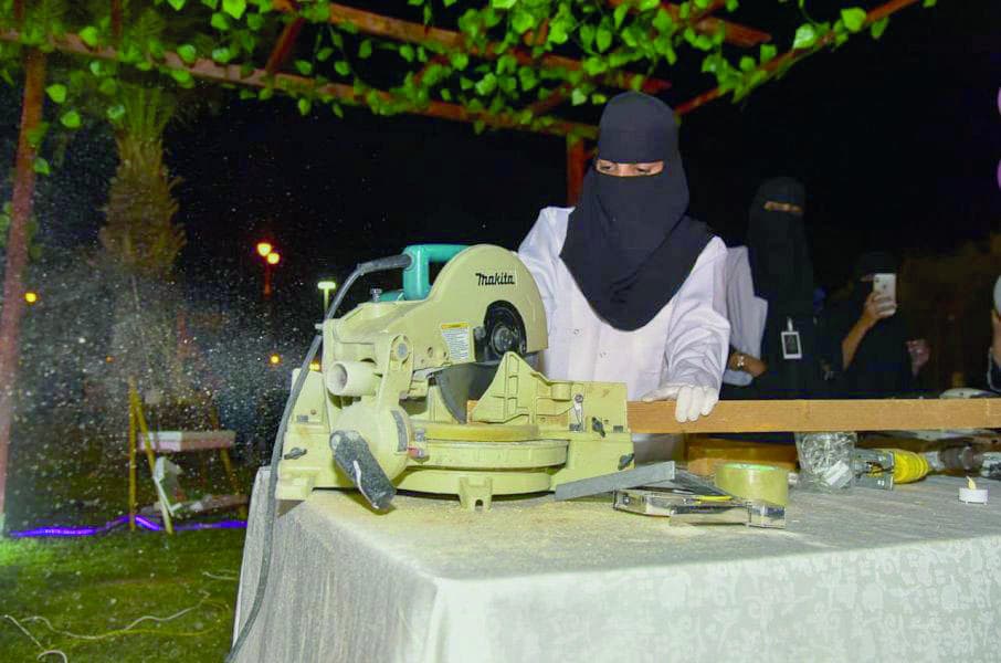 المرأة في «عهد الرؤية» .. قدرة وجدارة على تعزيز خريطة التنمية