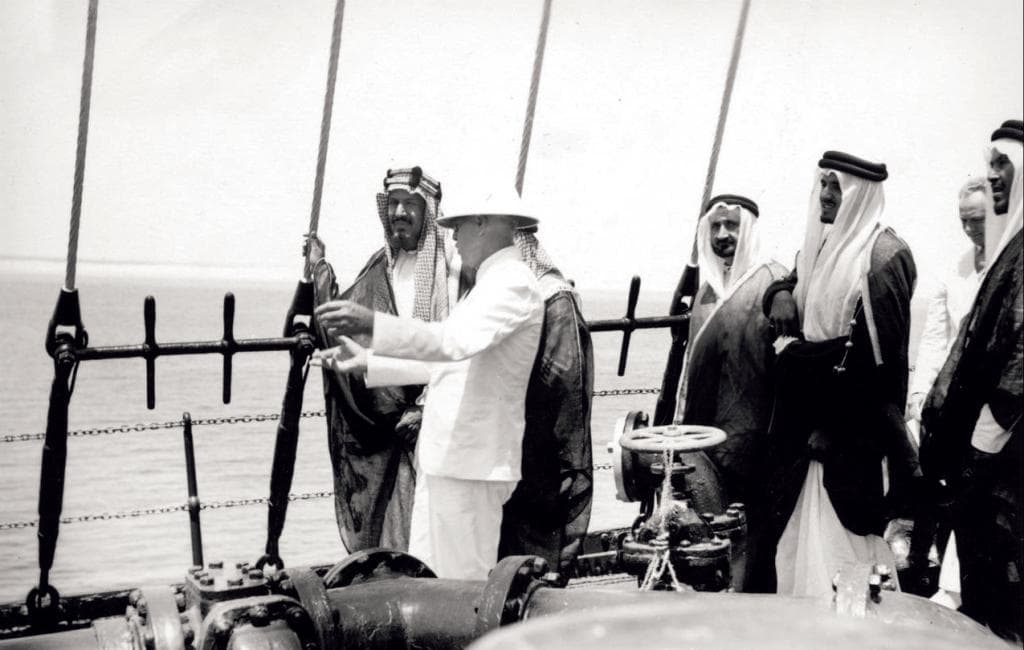 الموانئ السعودية .. رافد اقتصادي مهم حظي برعاية الدولة منذ المؤسس