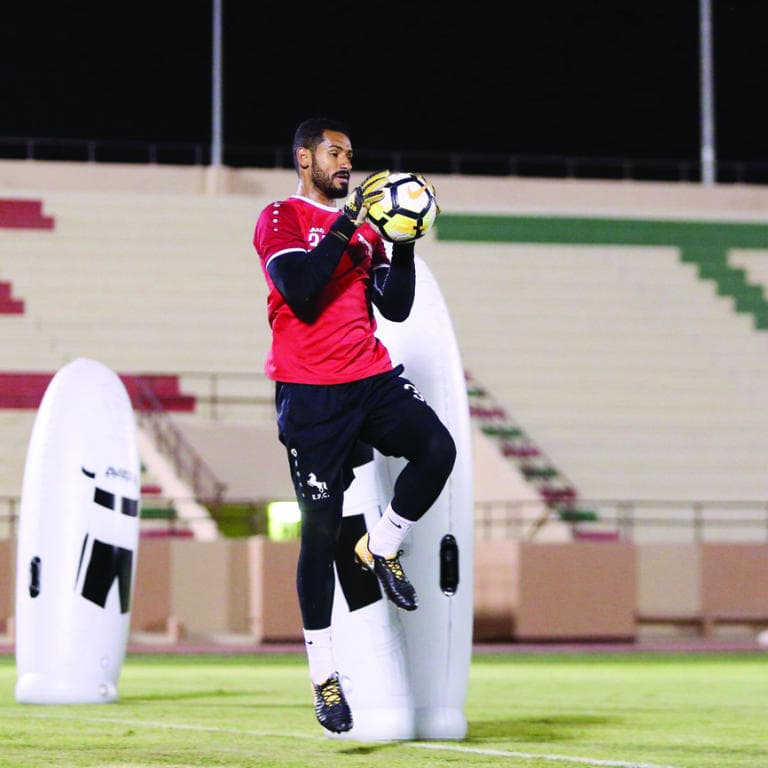 الصالح: بلا خجل .. أتعلم من مبولحي