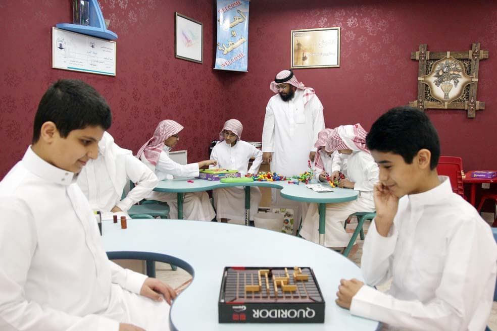 تقديرا وافتخارا بهم.. محتوى خاص بإنجازات العلماء والأدباء السعوديين في المناهج