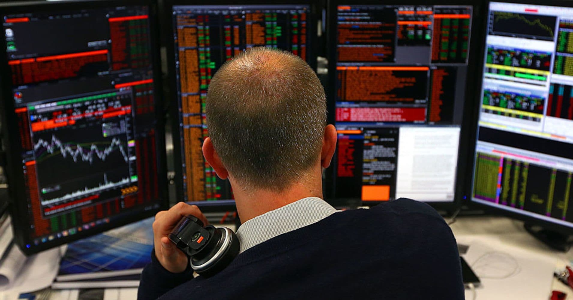 أسهم أوروبا تنخفض لأدنى مستوى في 20 شهرا