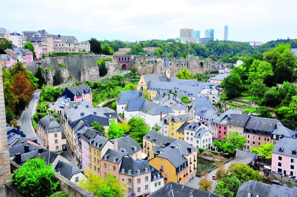 لوكسمبورج .. دولة صغيرة في قلب أوروبا حققت قفزة نحو الفضاء