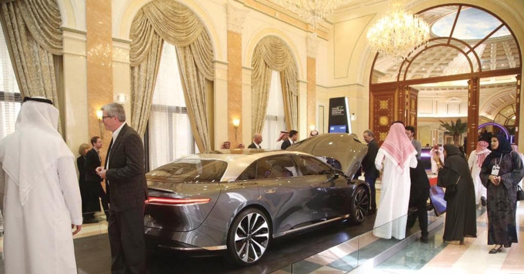 سيارة كهربائية بقوة ألف حصان تخطف الأنظار في «مبادرة الاستثمار»