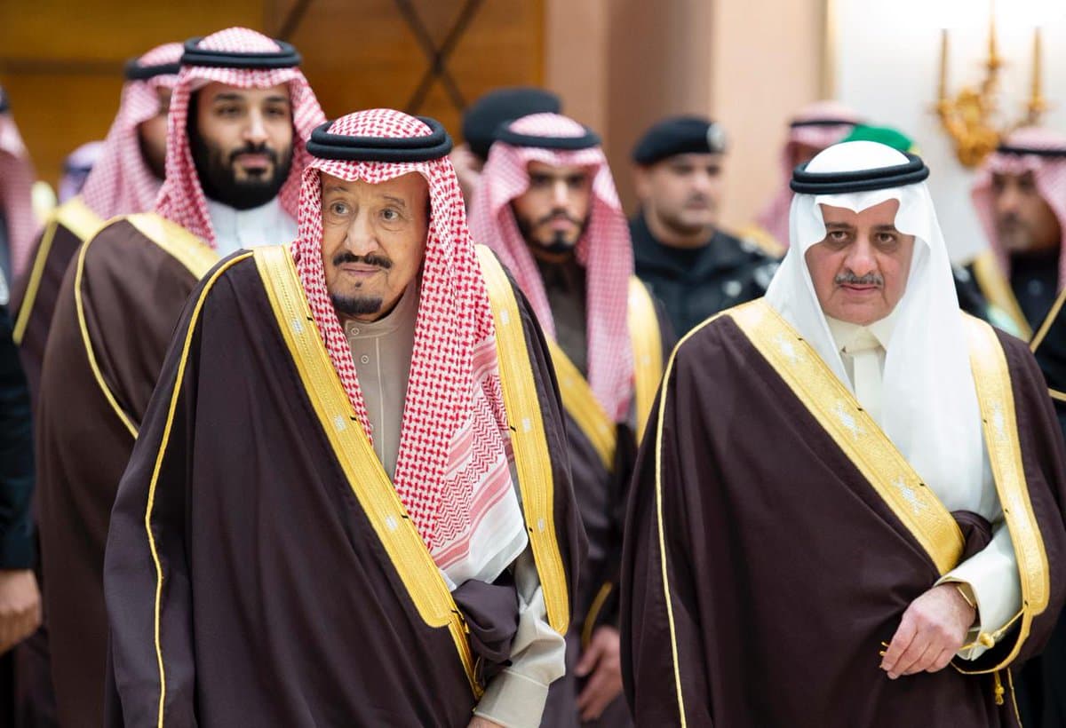 خادم الحرمين الشريفين يصل إلى منطقة تبوك