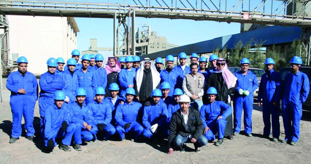 بتكلفة 565 مليون ريـال.. تدشين مشروع إنتاج مادة الأسمنت الأبيض في المنطقة الشمالية