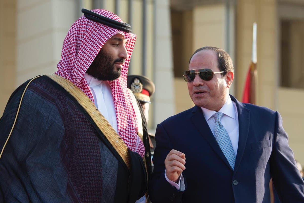 ولي العهد يغادر مصر