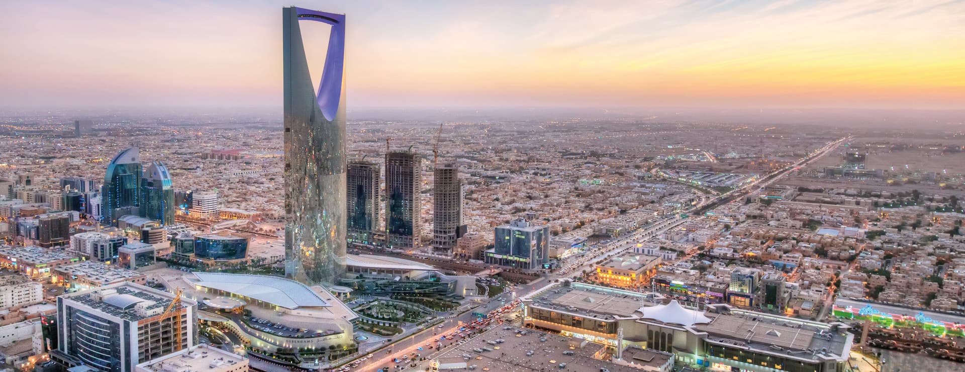 باستثمارات خيالية.. مشاريع عملاقة ينتظرها العالم تضخ الحياة في الميزانية السعودية 