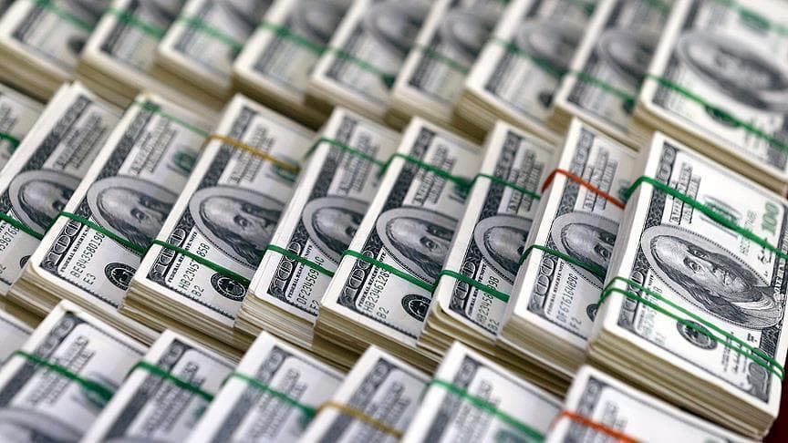 الدولار يتراجع مع ترقب بيان المركزي الأمريكي