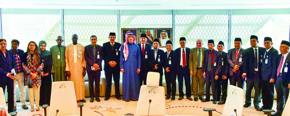 العواد: «الجنادرية» فرصة للتعرف على جوانب المملكة الثقافية
