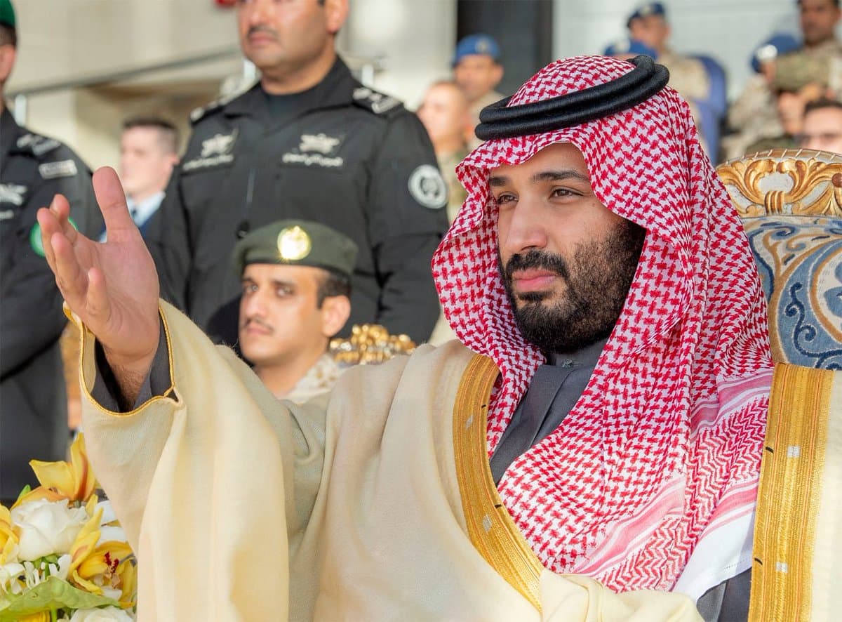 ولي العهد يرعى حفل تخريج الدفعة 95 من طلبة كلية الملك فيصل الجوية