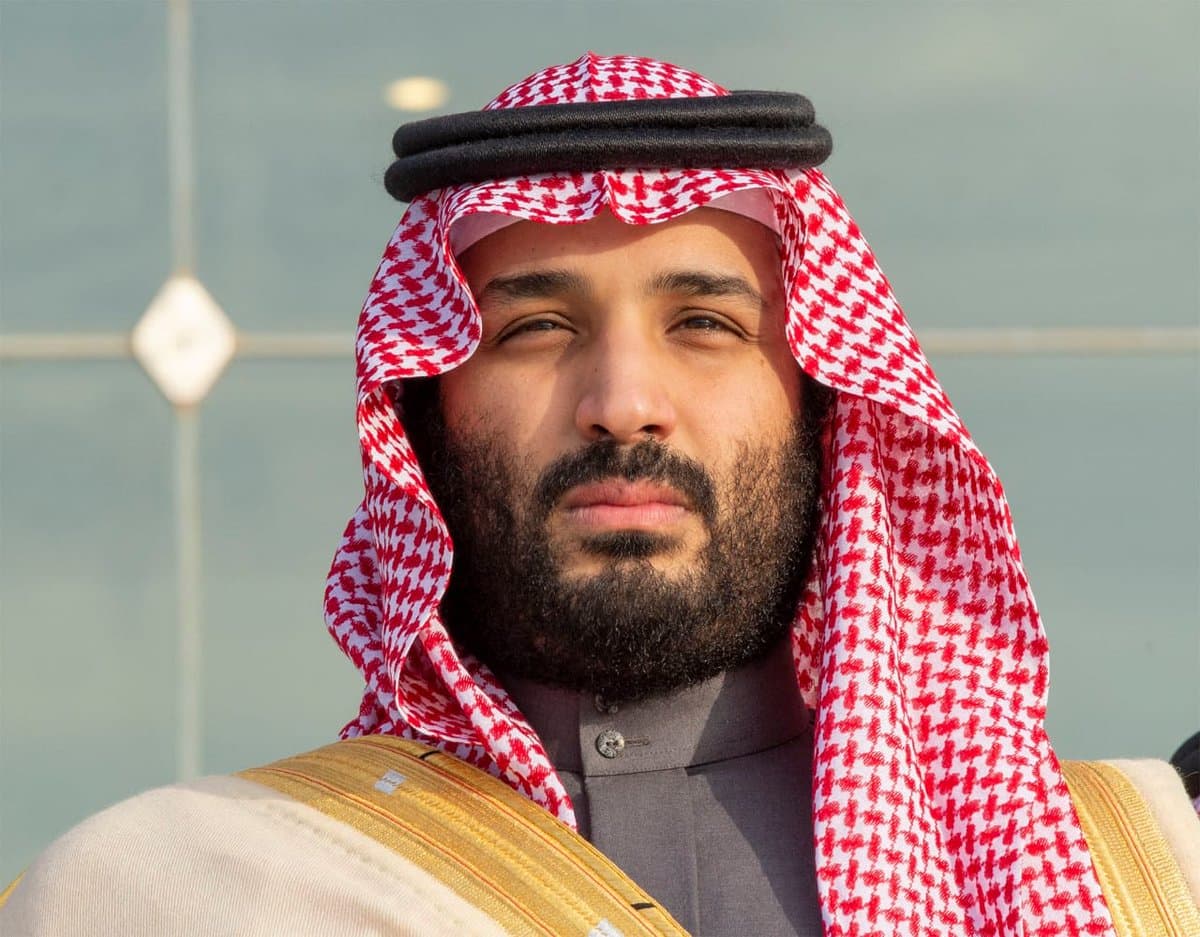 ولي العهد يرعى حفل تخريج الدفعة 95 من طلبة كلية الملك فيصل الجوية