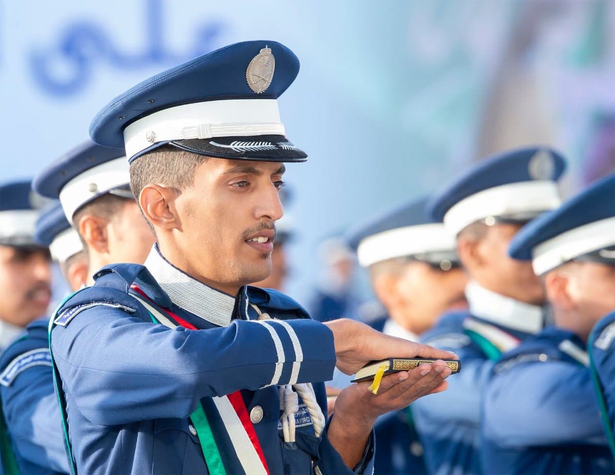 ولي العهد يرعى حفل تخريج الدفعة 95 من طلبة كلية الملك فيصل الجوية