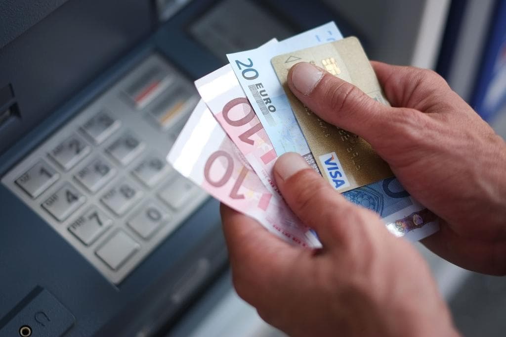 بعد عشرين عاما على إطلاقه.. اليورو عملة كبرى ينقصها التضامن الأوروبي