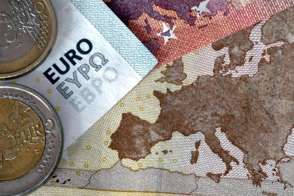 بعد عشرين عاما على إطلاقه.. اليورو عملة كبرى ينقصها التضامن الأوروبي