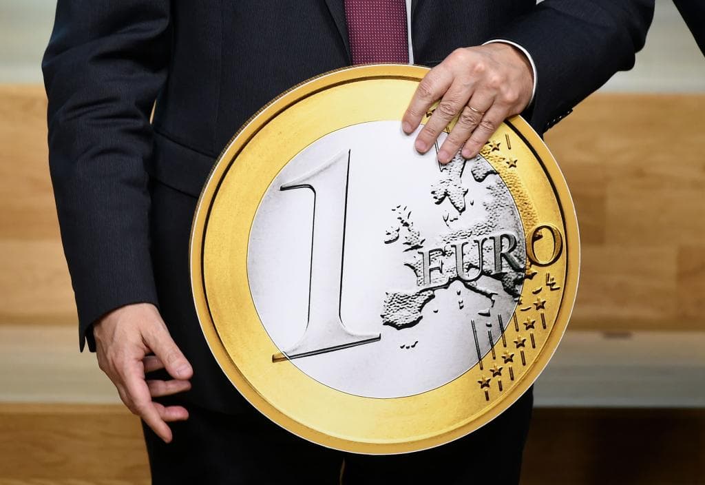 بعد عشرين عاما على إطلاقه.. اليورو عملة كبرى ينقصها التضامن الأوروبي