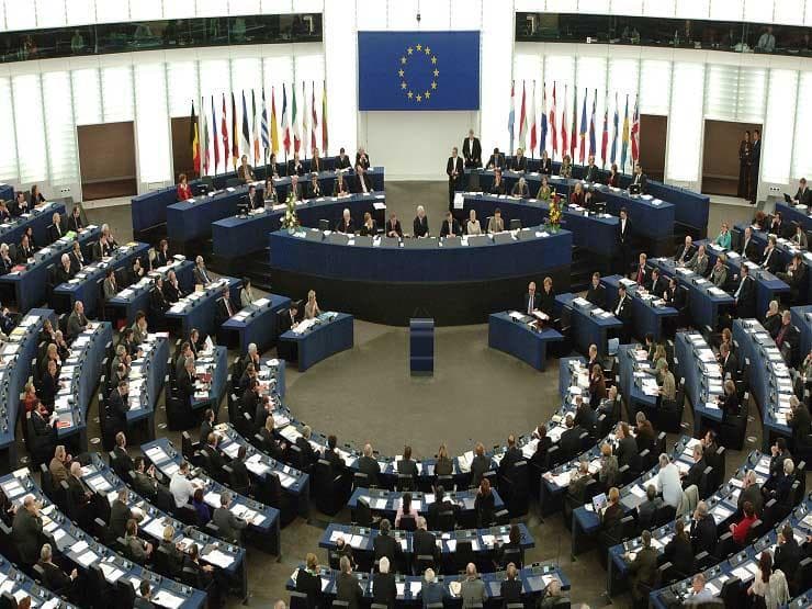 الاتحاد الأوروبي: يجب على إيطاليا تقديم التزامات موثوق بها بشأن خفض نسبة عجز الموازنة  