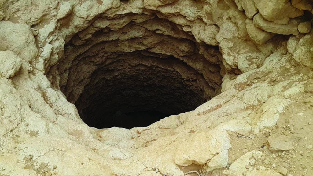 بئر الحطيئة .. موقع أثري على ضفاف وادي مرخ
