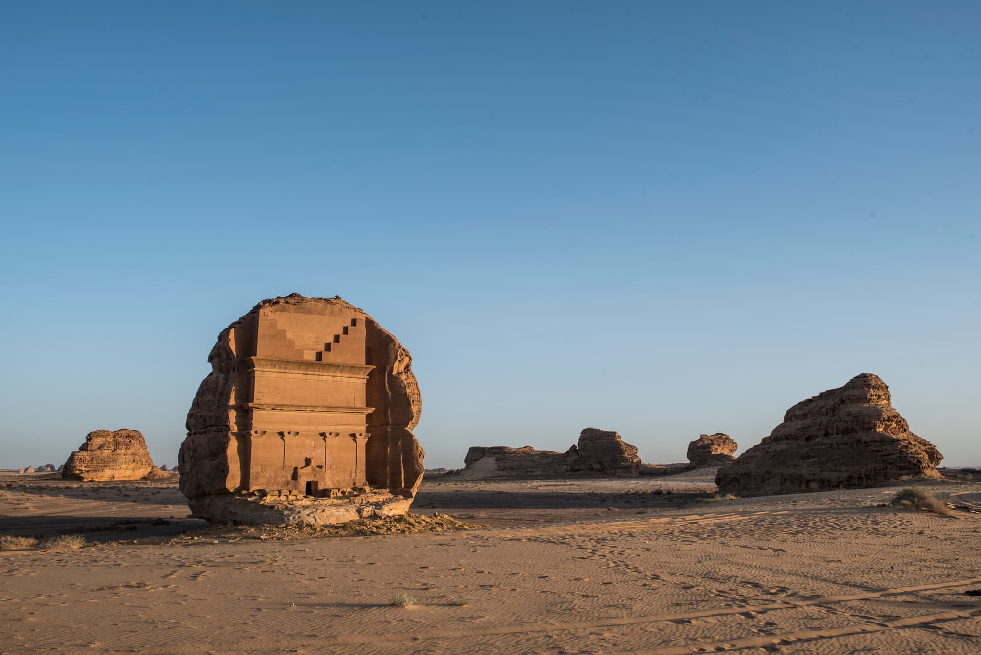 العلا في 50 صورة.. من زمن الأنباط إلى عصر الرؤية 
