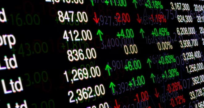 سوق الأسهم يغلق مرتفعا عند 8600 نقطة بسيولة تخطت 2.6 مليار ريال