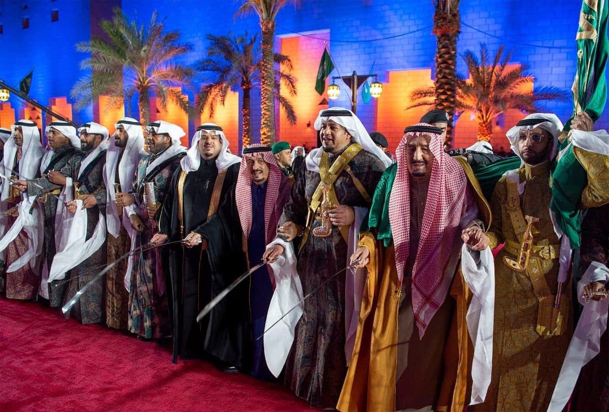 الملك سلمان يفتتح ويضع حجر الأساس لـ 1281 مشروعا في الرياض.. بتكلفة 82 مليار ريال