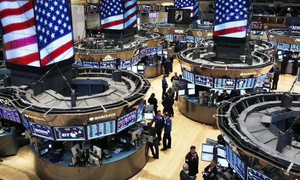 وول ستريت تبدا تدولاتها منخفضة بفعل بيانات ضعيفة لمبيعات التجزئة
