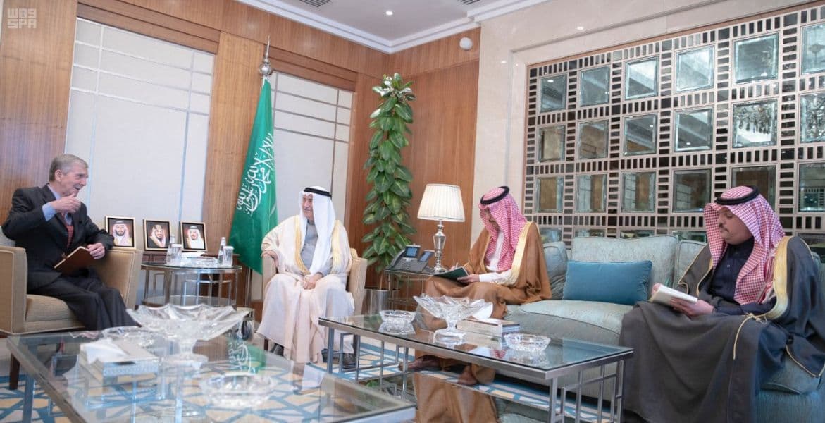 وزير الخارجية يبحث مع السفير الجزائري عدد من الموضوعات